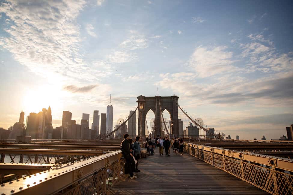 New York City Walk Tour Williamsburg DUMBO Brooklyn Bridge - Getting oriented fast: the value of a guided walk