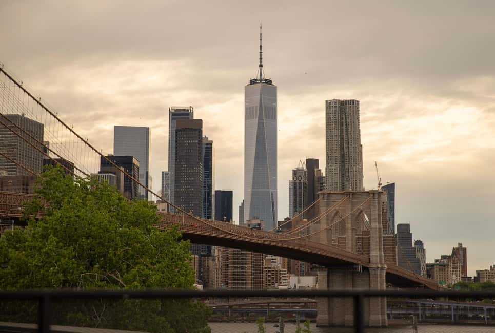 New York City Walk Tour Williamsburg DUMBO Brooklyn Bridge - Williamsburg and the East River boardwalk: street culture with room to look