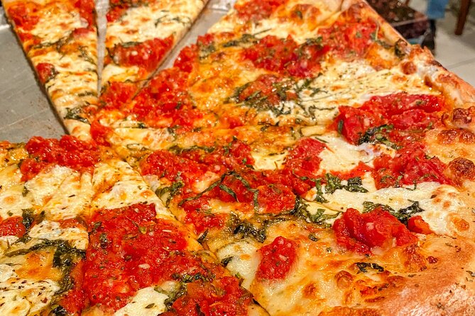 New York City's Best Pizza tour - The guide factor: how stories make the pizza comparisons click