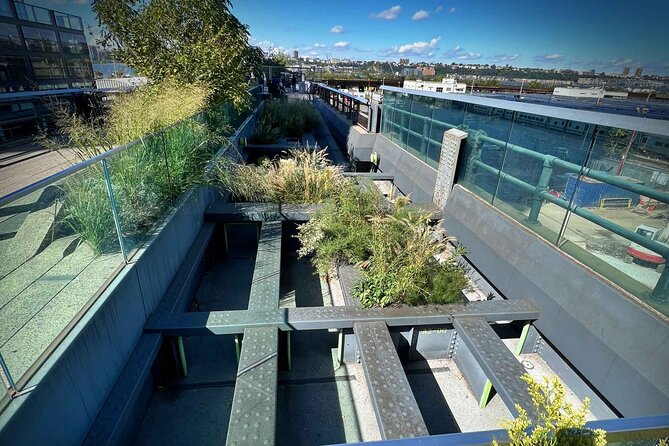 New York City's High Line: A Self-Guided Audio Tour - Vessel at the end: the stairway to nowhere, designed for attention