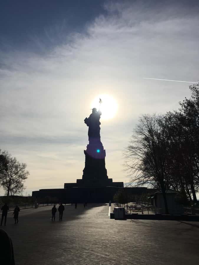 New York, discover the Statue of Liberty and Ellis Island. - A half-day that packs real meaning into Liberty Island