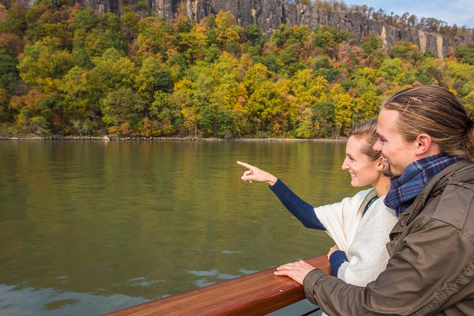 New York Fall Foliage Cruise up the Hudson River - Onboard comfort: windowed salon, open bow, and the drink setup