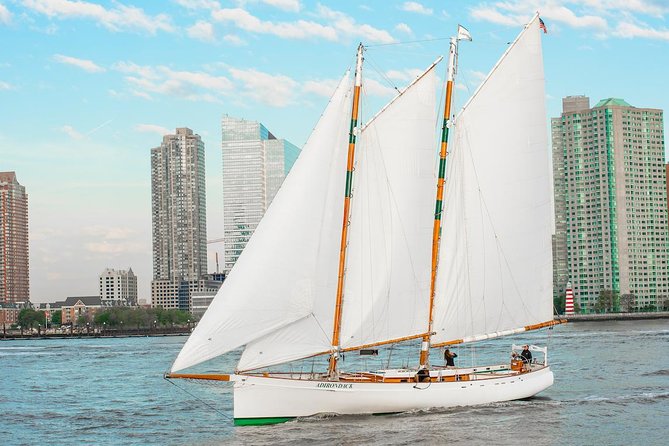 New York Fall Foliage Sail up the Hudson River - Price and value: $143.27 in a New York fall season