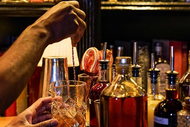 New York Greenwich Village Speakeasy and Ghost Tour (with pizza!) - Speakeasy stop 3: The Garrett and a “speak easy” vibe above the street