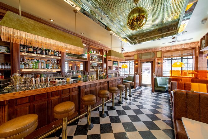 New York Greenwich Village Speakeasy and Ghost Tour (with pizza!) - Passing famous homes: Aaron Burr and Mark Twain in the Village streets