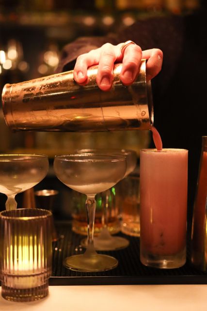 New York: Guided Walking Tour to Hidden Speakeasies - The guide is a big part of the value