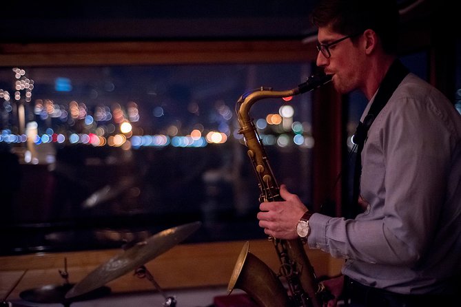 New York Harbor Live Holiday Jazz Cruise - Port-to-port: how the cruise unfolds on the Hudson