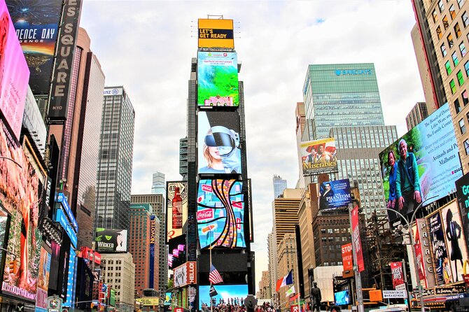 New York Local Fashion Designers Shopping Tour with a Stylist - Meatpacking District: a fashion-industry story while you shop