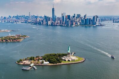 New York Manhattan Scenic Helicopter Tour - Governor’s Island to Statue of Liberty: the shot you came for