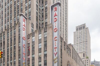 New York News and Media Walking Tour - Hearst Communications HQ: the publishing-to-broadcast foundation