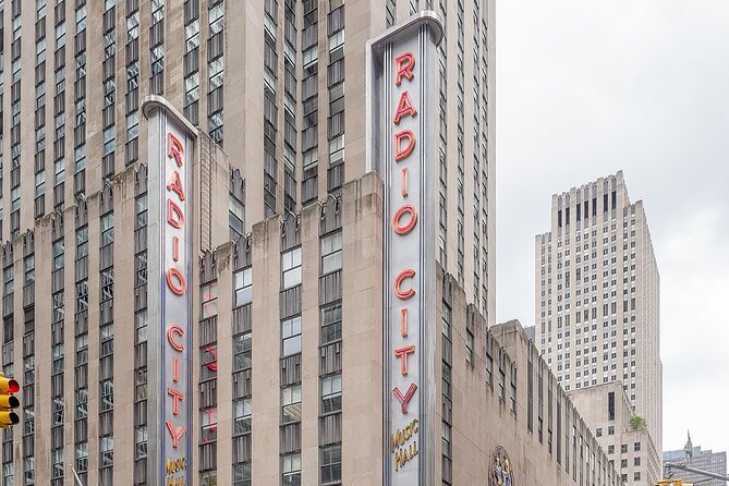 New York News and Media Walking Tour - Hearst Communications HQ: the publishing-to-broadcast foundation