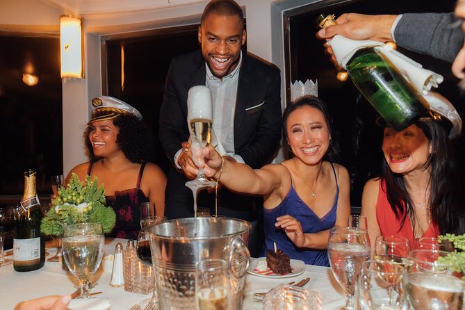 New York Pier 15 New Year's Eve Buffet Dinner Cruise - The dinner and bar setup: making sense of the $496.71 price tag