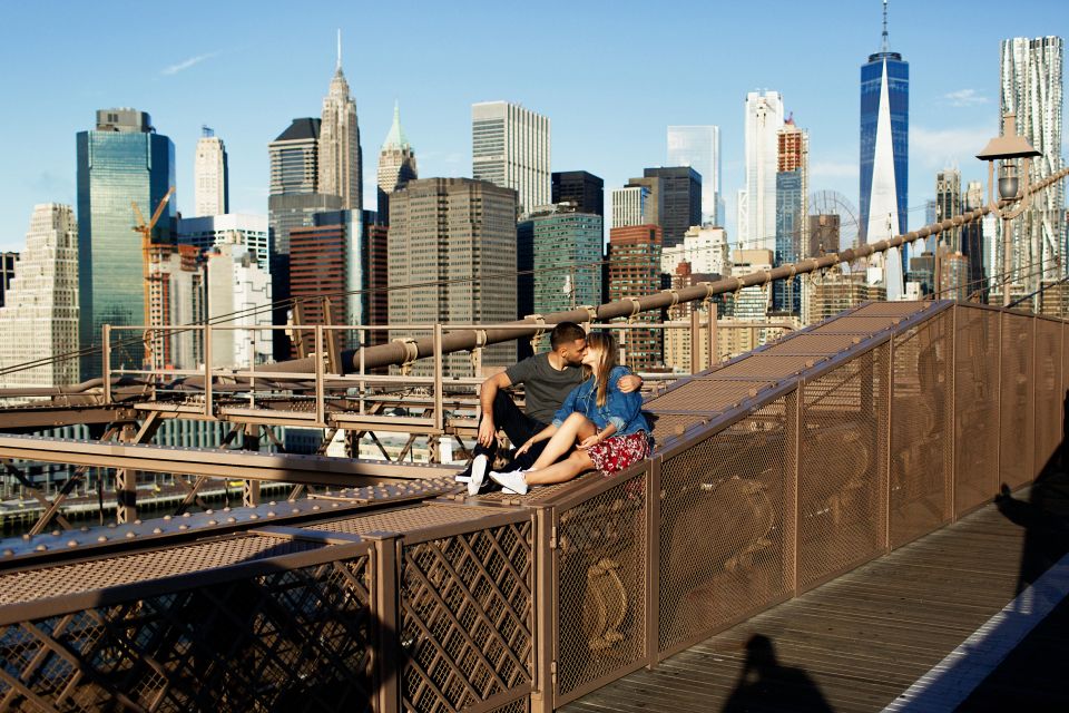 New York: Professional Photoshoot at Brooklyn Bridge - Why a Brooklyn Bridge photoshoot beats phone-snap souvenir pictures