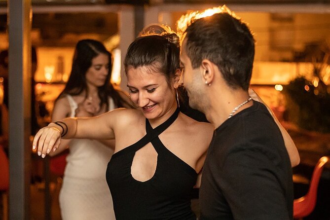 New York Salsa Lovers Dance Experience - Group size reality with a max of 100 travelers