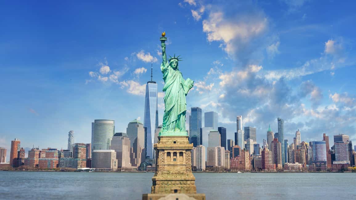New York: Statue of Liberty and Hop-On Hop-Off Bus Tour - The Hop-On Hop-Off Downtown Loop: use it like a strategy