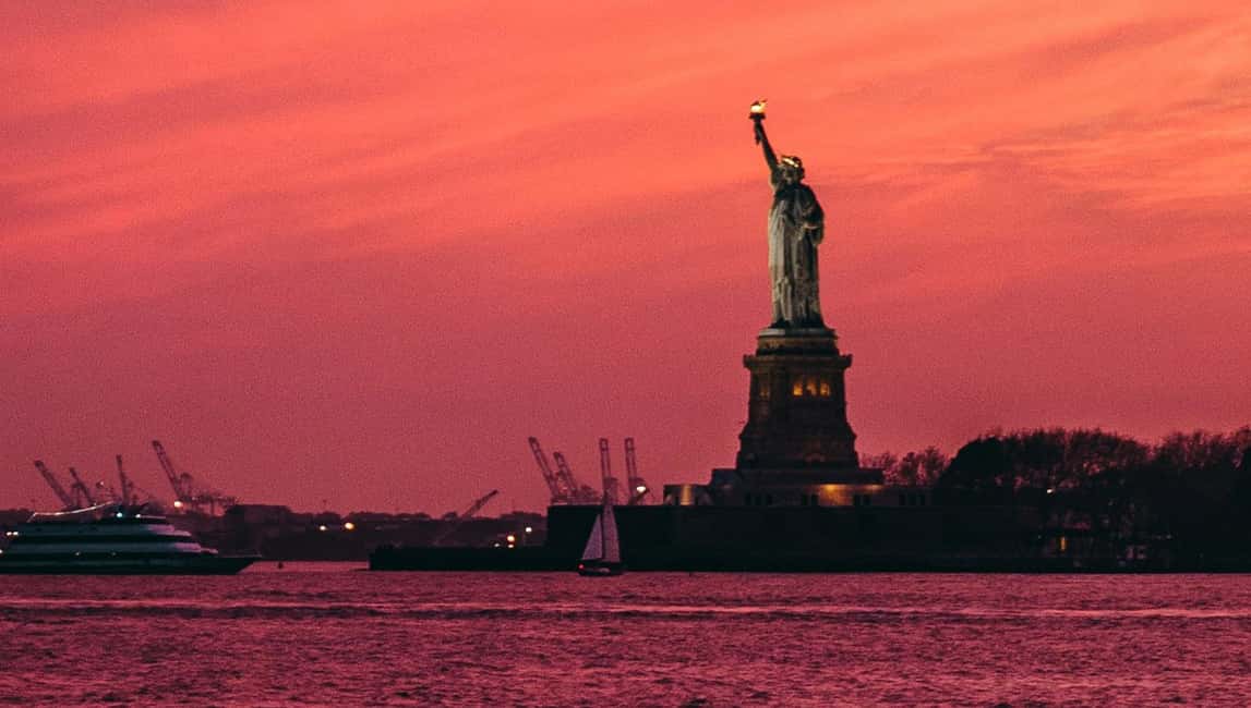 New York: Sunset Cruise with Statue of Liberty Views - Where to Sit on Two Decks (and How to Avoid Bad Photos)