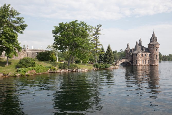 Niagara Falls, Toronto and 1000 Islands, 3 Day Tour from NYC - Delaware Water Gap and Poconos outlet time: fast hits on the return drive
