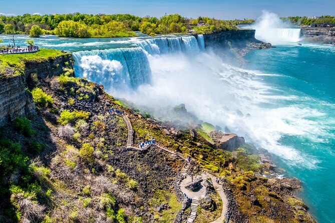 Niagara Falls(US/CA),Toronto,Thousand Islands 3-Day Tour from NYC - Day 1: Watkins Glen Gorge and Niagara at night