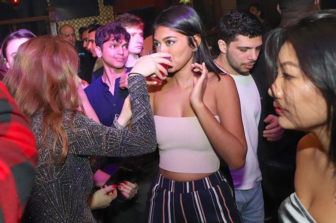 Night Out Tour: Gangsters, Heroes and Bright Lights of NYC - Stop-by-stop: Hell’s Kitchen, a famous dance club, and a major entertainment hub