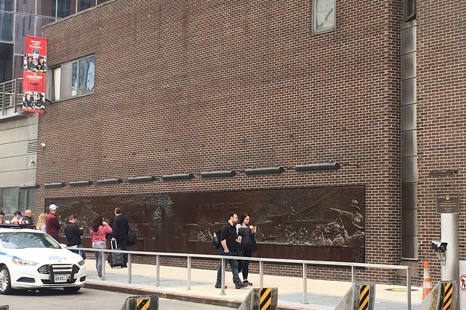 NYC 9/11 Museum and Statue of Liberty Ferry Tickets - Audio Guide in 9 Languages: A Smart Middle Ground