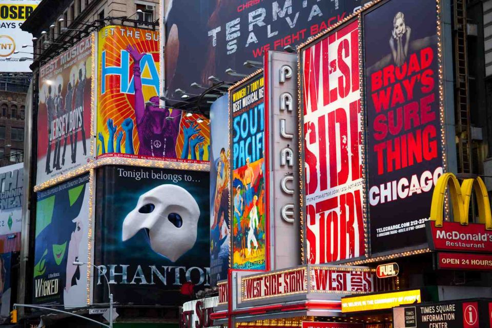 NYC: Broadway and Times Square Insider Tour with a Performer - Key things you’ll notice right away