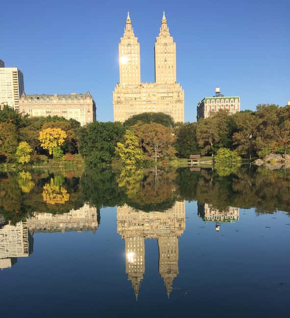 NYC: Central Park Guided Walking Tour English-Spanish - Dipway Arch to Gapstow Bridge: the first “yes, this is why” views