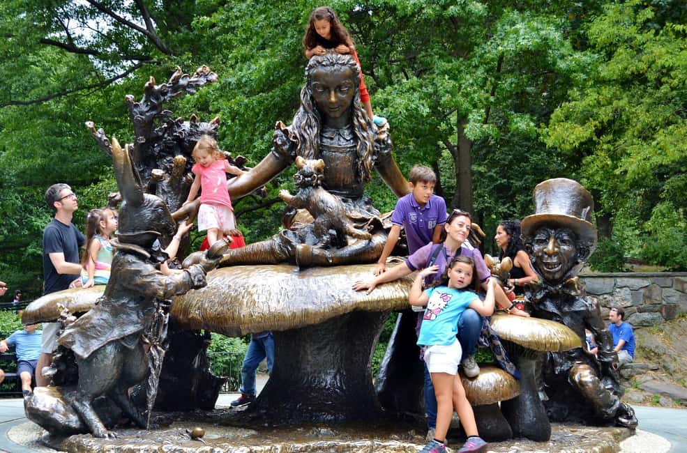 NYC: Central Park Guided Walking Tour English-Spanish - Belvedere Castle: a pause with payoff