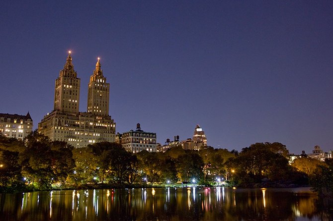 NYC Central Park Night Time Photography Tour - Dairy Visitor Center and Gift Shop: Manhattan skyline with a practical viewpoint