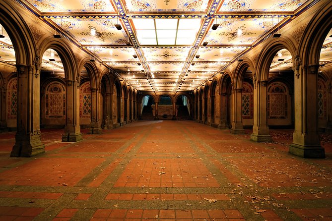 NYC Central Park Night Time Photography Tour - Meeting at Pulitzer Fountain and getting your shot plan together