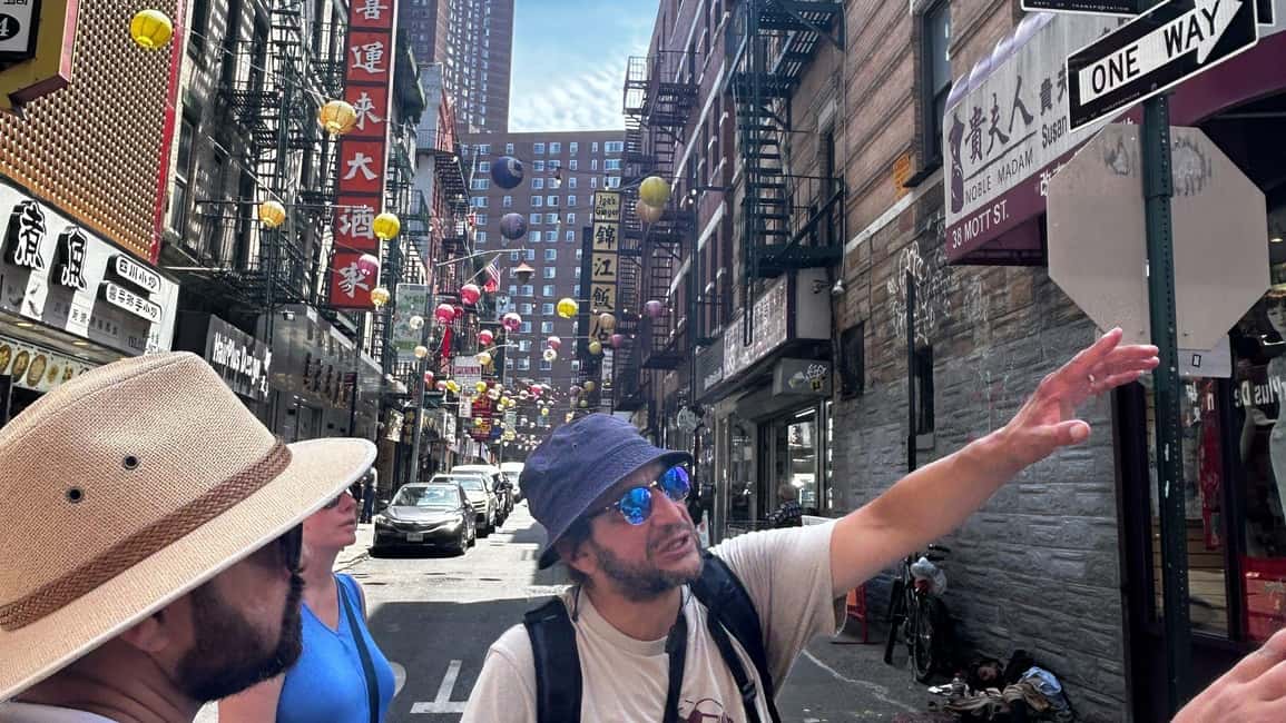 NYC: Chinatown & Little Italy Food Tour (4 Food Stops Incl.) - Caffé Palermo and the Cannoli King finish