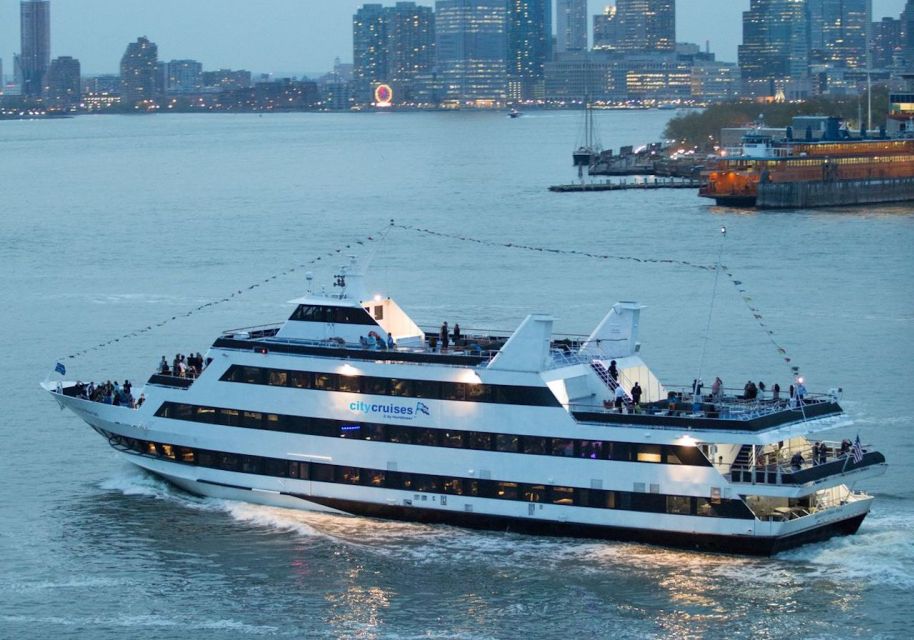 NYC: Christmas Day Buffet Brunch or Dinner Harbor Cruise - Who This Christmas Harbor Cruise Fits Best