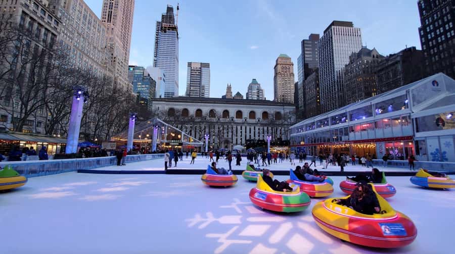 NYC: Christmas Holiday Guided Walking Tour with Dessert - Price and value: what $35 buys in the cold