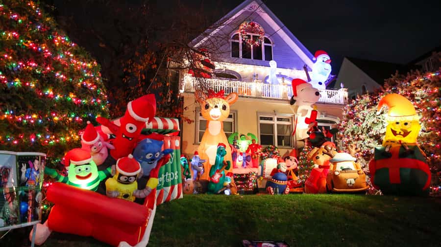 NYC: Christmas Lights Dyker Heights, Bay Ridge and DUMBO - Price and timing: is $41 worth it for a 4-hour night out?