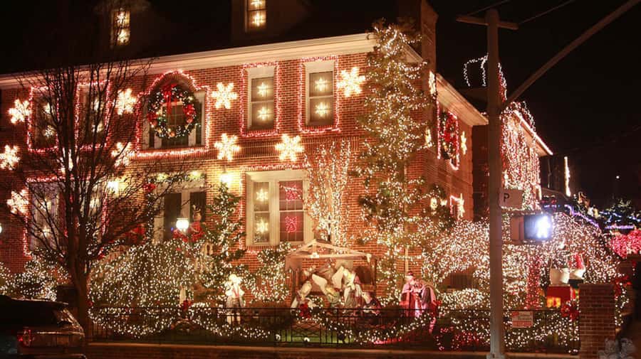 NYC: Christmas Lights Tour and Dyker Heights - Should you book this Christmas Lights Tour?