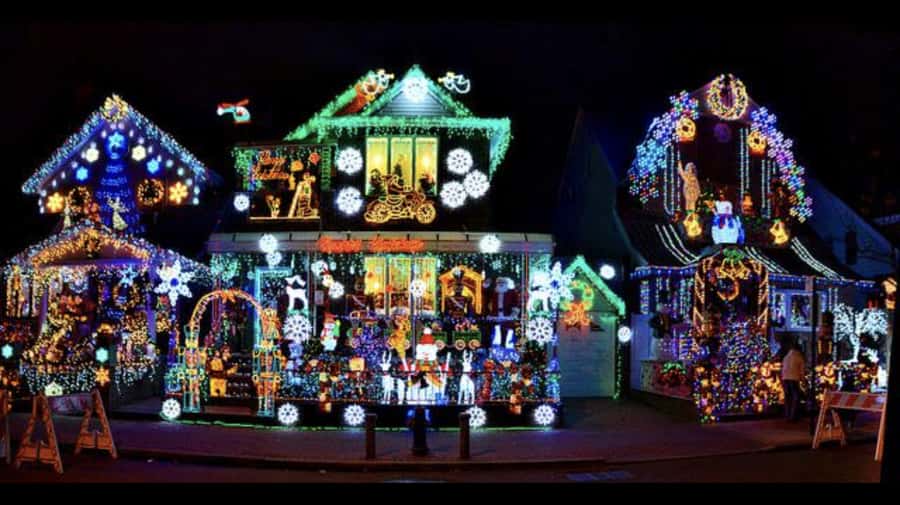 NYC: Christmas Lights Tour and Dyker Heights - Guides, timing, and the group mood: what to watch for