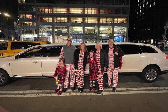 NYC Christmas Lights Tour by Limousine, SUV Or VAN. Dyker Heights - Dyker Heights lights: why the neighborhood visit is the heart of the night