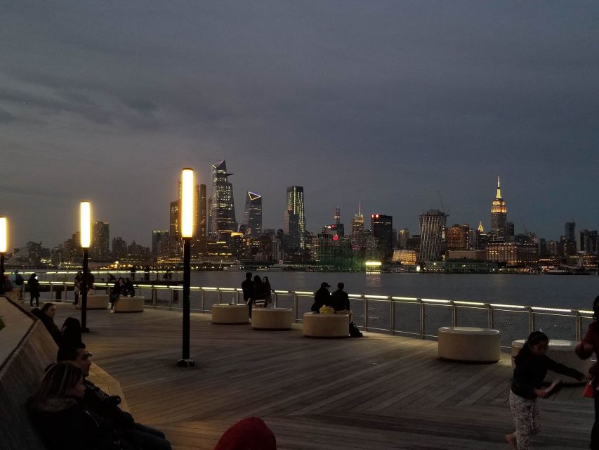 NYC: City Skyline Sightseeing Bus Tour at Night - Hamilton Park: where you get another view moment and a bit of breathing room