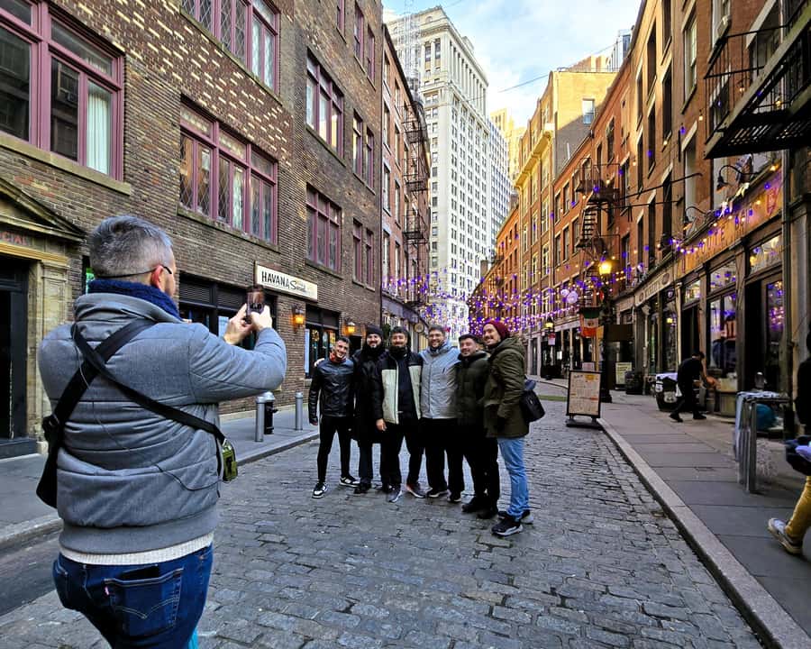 NYC Contrasts Tour: Harlem, Bronx, Bushwick, Queens, and Brooklyn - Ending Choices: Dumbo Views or Chinatown and Little Italy
