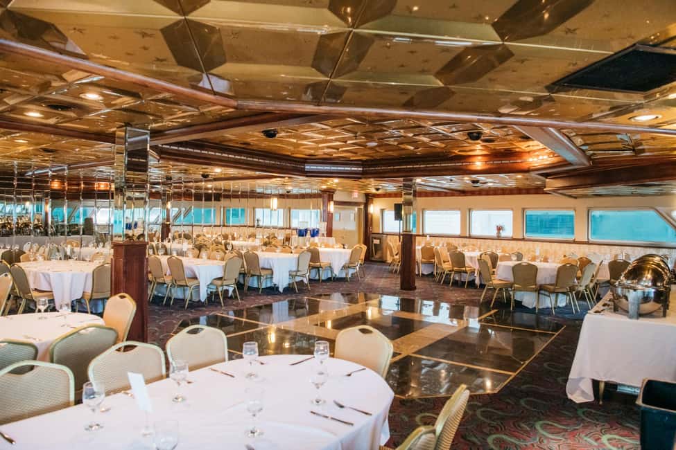 NYC: Cornucopia Majesty New Year's Eve Party Cruise - DJ and dance floor: fun, but don’t over-plan the music style