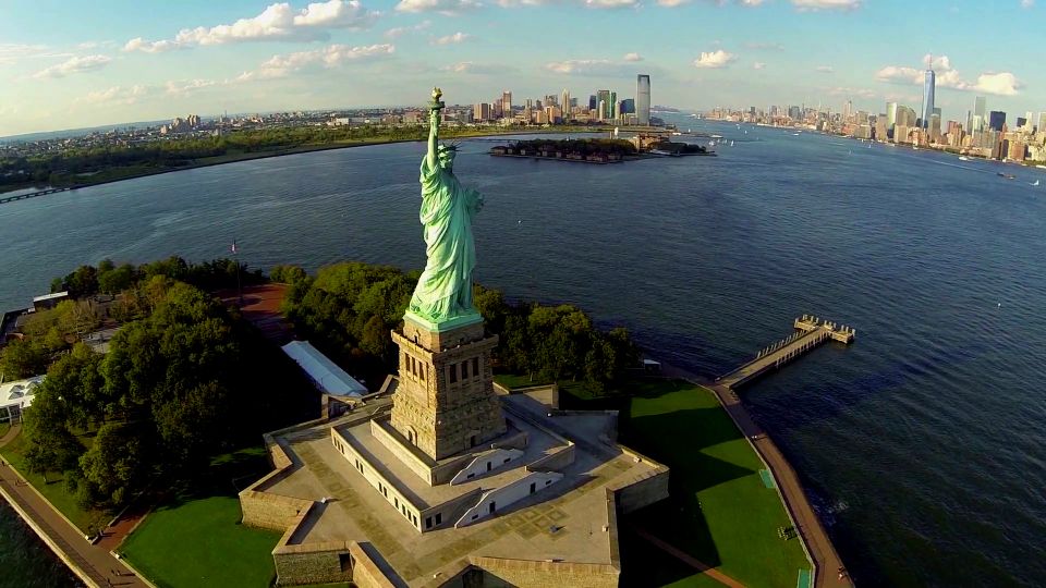 NYC: Ellis Island Private Tour with Liberty Island Access - Who this tour fits best