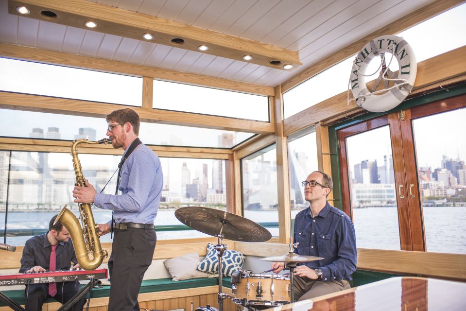 NYC: Evening Jazz Cruise on the Yacht Manhattan - The yacht experience: indoor comfort, outdoor choices