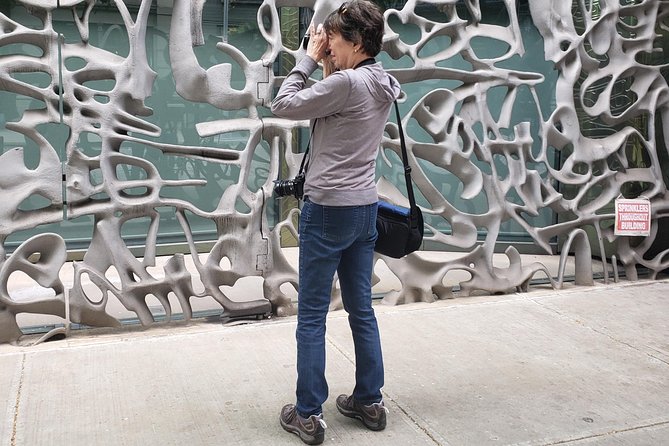 NYC Extremes Downtown Photo Tour with Pro Photographer - Stop 1: Greenwich Village (Plus a Photo Gallery Break)
