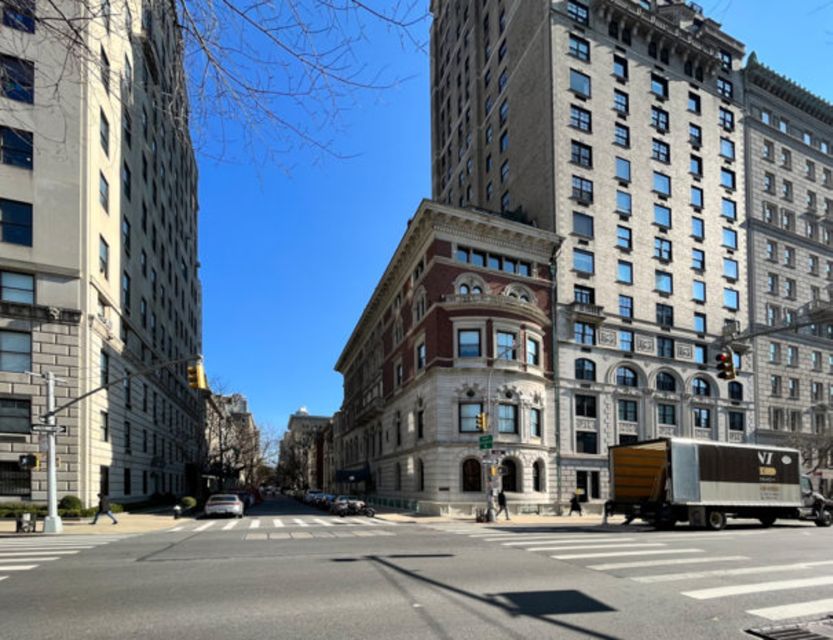 NYC: Fifth Ave Gilded Age Mansions Guided Walking Tour - A photo stop for what’s missing: learning the footprint of lost estates