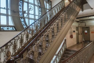 NYC | French guided tour Grand Central & Midtown - Meet Your French Guide Outside Gregory’s Coffee