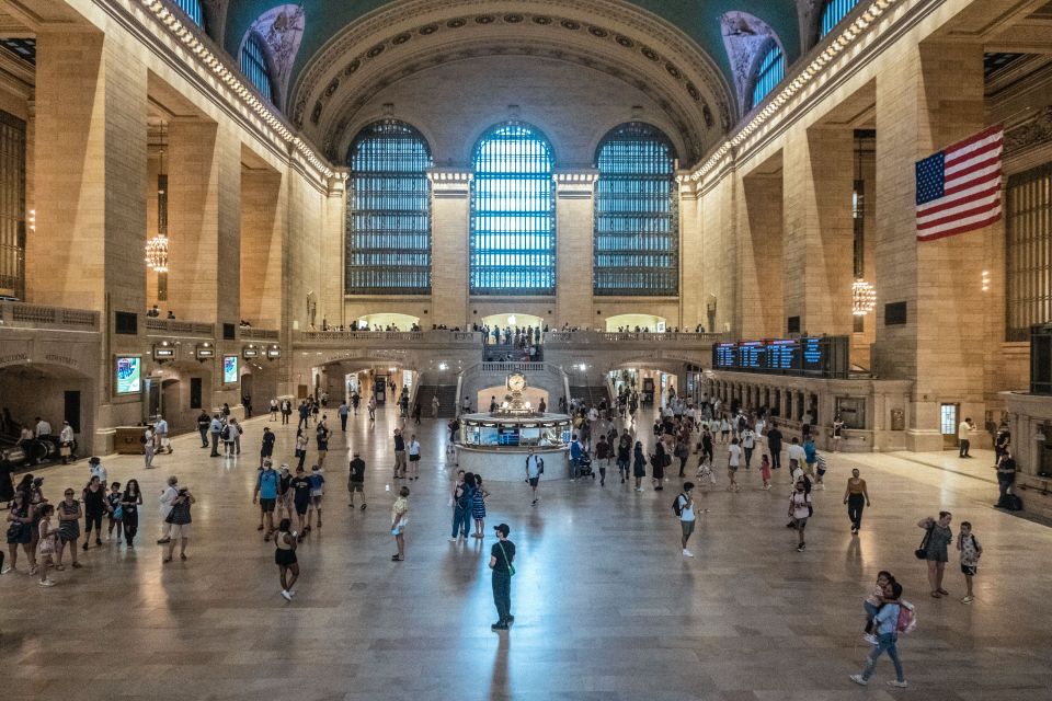 NYC | French guided tour Grand Central & Midtown - Small Group Size: Why Up to 10 People Feels Right Here