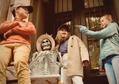 NYC | French guided tour Halloween in Greenwich Village - Stumptown meet-up at dusk: the mood, the group size, and the guide