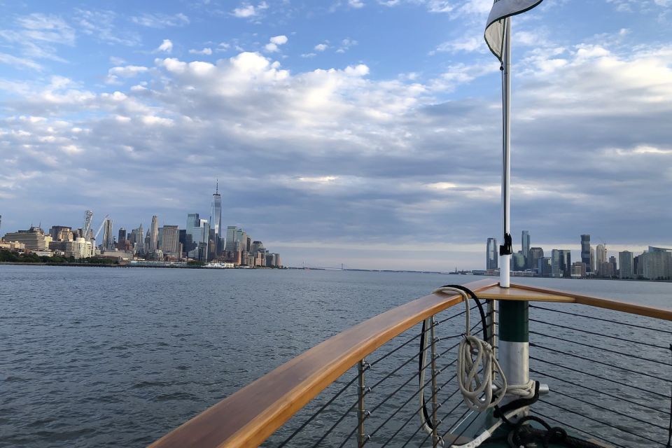 NYC: Grand Palisades Fall Foliage Yacht Tour - Who this cruise is best for (and who may not love it)