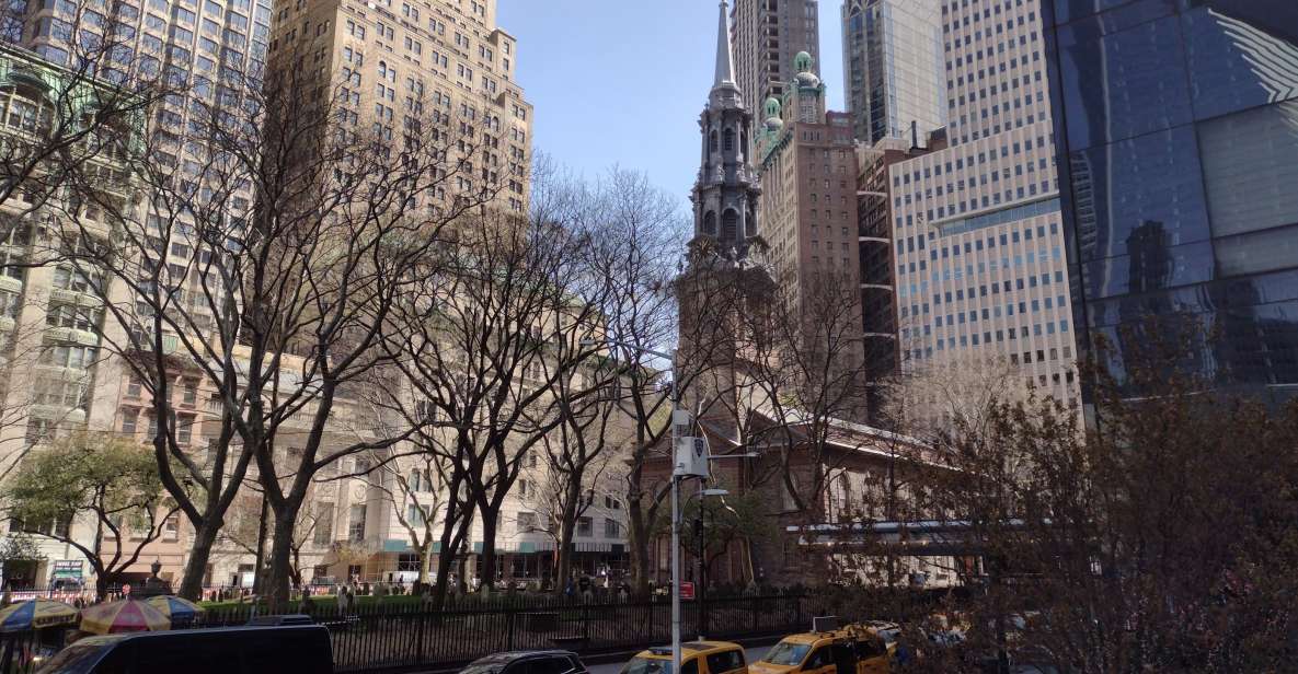 NYC: Gray Line Guided 5 Hour Manhattan Premium Bus Tour - Chelsea Market (15 minutes): grab lunch and reset before Lower Manhattan