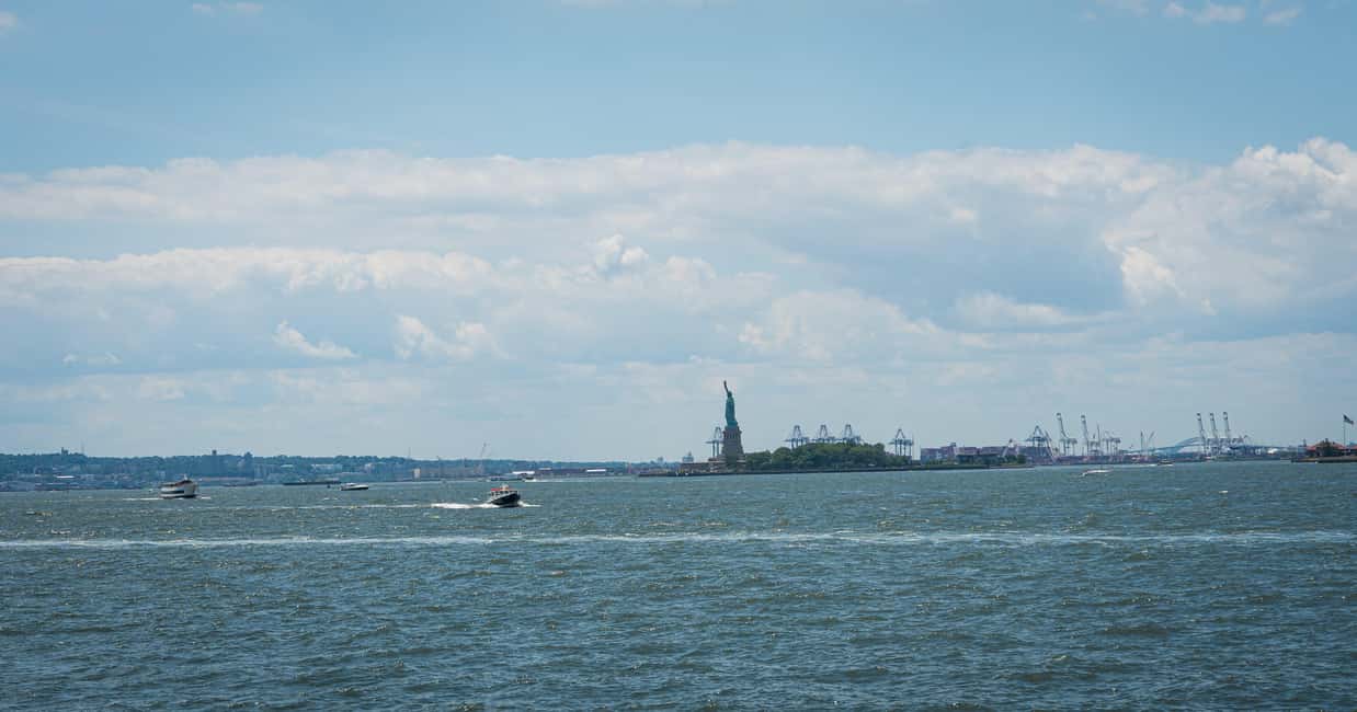 NYC: Half-Day Luxury Bus Tour with One World Access - One World Observatory Access: The Best “Finale Views” for Limited Time