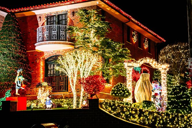 NYC Holiday Lights and Dyker Heights Luxury Bus Tour - Rockefeller Center Finish: Tree Views Without Extra Planning